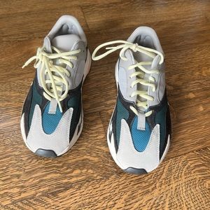 COPY - Yeezy 700 wave runner